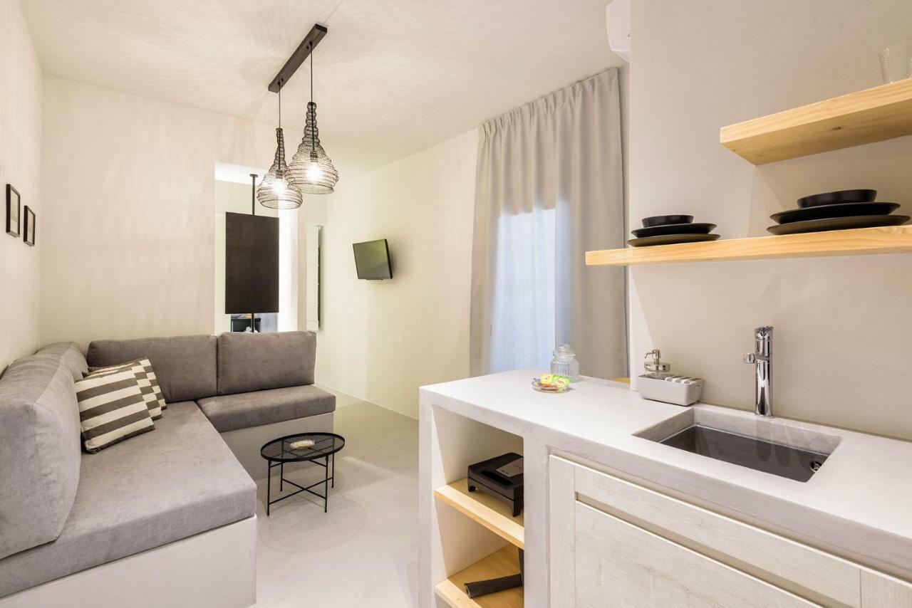 Peven Suites Naousa  Habitación foto
